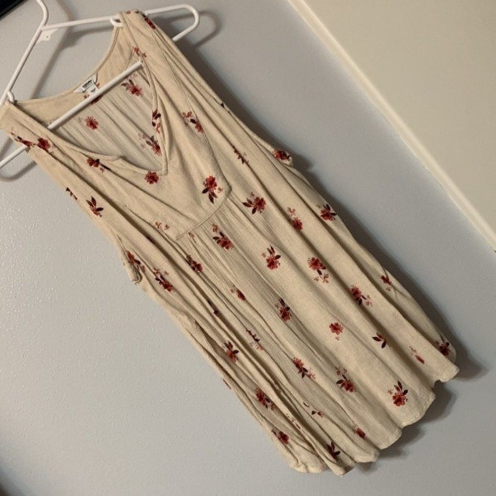 Sonoma Tan with burgundy flowers sleeveless – XL